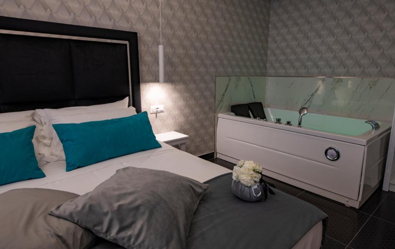 Luna Luxury Bed And Breakfast Napoli Bagian luar foto
