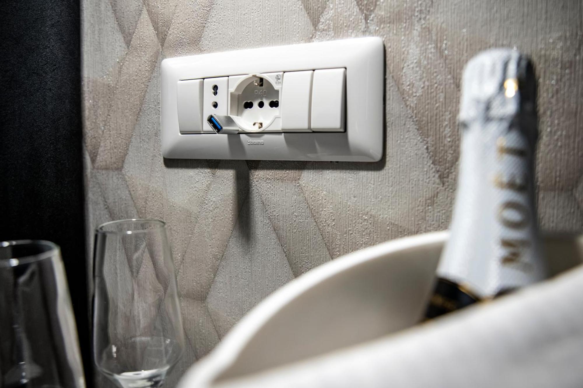 Luna Luxury Bed And Breakfast Napoli Bagian luar foto